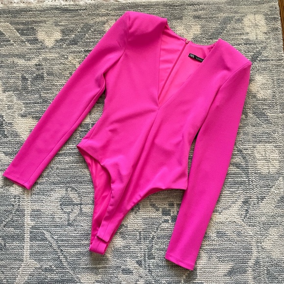 Zara Fuchsia V-Neck Bodysuit - Picture 4 of 6
